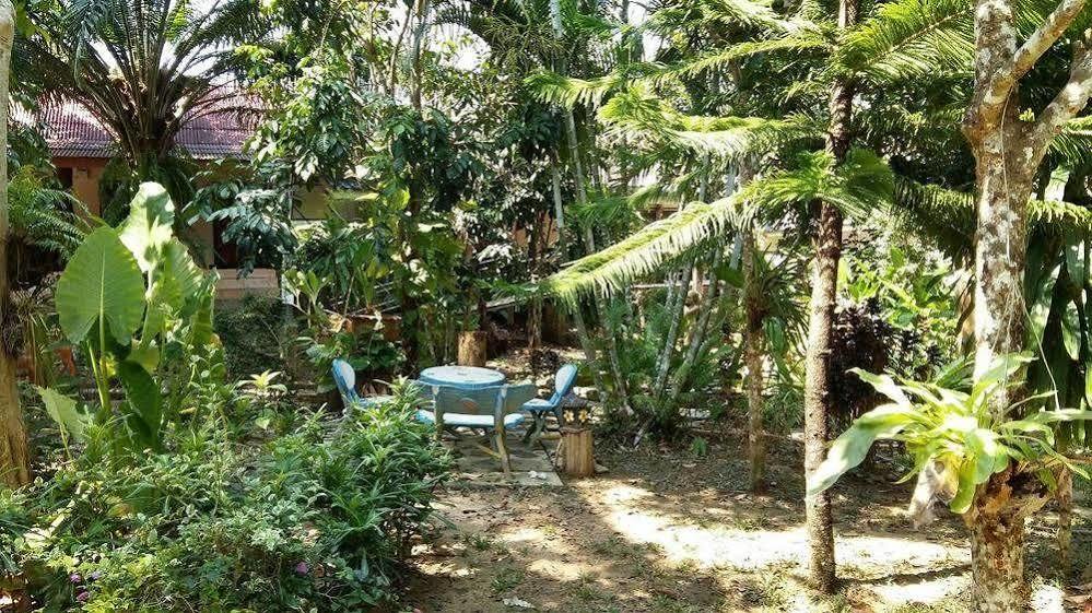 Subtawee Resort Сураттхани Экстерьер фото